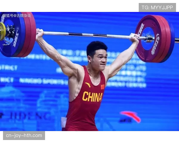 要是把石智勇丢进娱乐圈，别拍戏了，先把他那一身随便却贵得离谱的日常收走